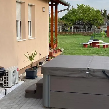 Konrad Apartman Balatonmariafurdo Exterior photo