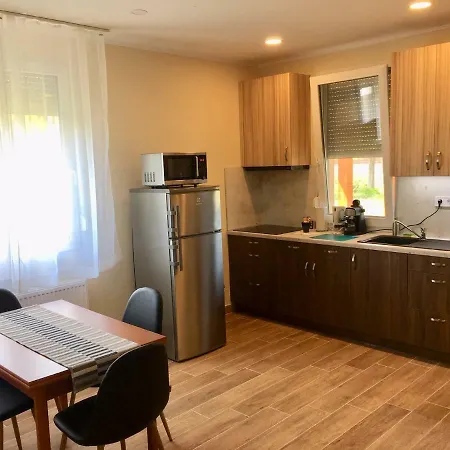 Konrad Apartman Balatonmariafurdo Exterior photo